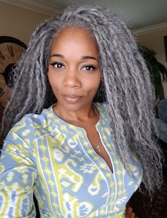 Women With Grey Hair, Curly Silver Hair, Hair Styles For Black Women, Silver Hair Dye, Black And Grey Hair, Styles For Black Women, Long Silver Hair, Grey Hair Looks, Short Silver Hair