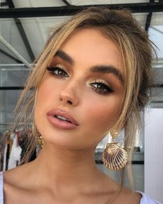 Flawless Makeup Tutorial, Summer Wedding Makeup, Wedding Hairstyles And Makeup, Gold Makeup Looks, Gold Eye Makeup, Giorgio Armani Beauty, Prom Makeup Looks, Formal Makeup