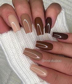 Ongles Beiges, Brown Acrylic Nails, Brown Nails Design, Fall Gel Nails, Beige Nails, Fall Acrylic Nails, Thanksgiving Nails, White Nail