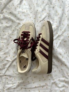 Adidas samba maroon off white, aesthetic, fall/autumn shoes 2024 Fall Adidas Shoes, Shoes Wishlist 2024, Samba Adidas White, Samba Adidas Aesthetic, Shoes Adidas Samba, Autumn Shoes Aesthetic, Adidas Samba Maroon, Maroon Sambas Outfit, Aesthetic Sneakers For Women