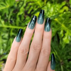 Black And Grey Ombre Nails Nails Green Ombre, Green Ombre Nails, Black Chrome Nails, Ombre Chrome Nails, Black Ombre Nails, Green Acrylic Nails, Dark Green Nails, Chrome Nails Designs, Ombre Acrylic Nails