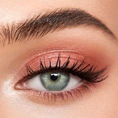 Eyeshadow palette with golden pink shades Pillow Talk Dreams Eyeshadow, Pink Make Up Looks Natural, Make Up Pink Natural, Fest Smink, Peach Eye Makeup, Pink Eye Makeup Looks, Teknik Makeup, Luxury Palette, Pink Eyeshadow Palette