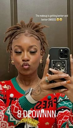 Baddie Hairstyles Dreadlocks, Short Locs Hairstyles Braids, Styles Over Starter Locs, Low Loc Styles For Women, Styles With Short Locs, Cute Hairstyles For Dreadlocks, Dreadlock Hairstyles Female, Natural Hair Styles Locs, Dreadlock Styles For Short Locs