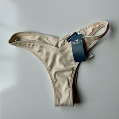 Brand New, With Tags Cream Colored Hollister Bikini Bottoms. These Are High Cut And Cheeky. Super Cute And Flattering. Size Xs High Cut, Womens Swim, Cream Color, Hollister, Super Cute, Swimming, Brand New, Cream, Tags