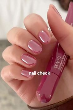 Get Manicure Short Nails, Shellac Gel Nails Ideas, Acrylic Short Natural Nails, Almond Glazed Nails, Winter Break Nails, Gel Nails Light Colors, Fall Short Nails Design, Pink Gel Mani, Rose Pink Chrome Nails