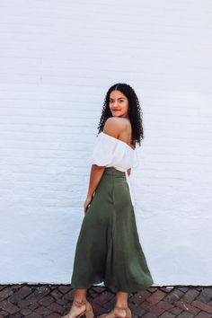 Olive green midi skirt spring outfit idea from rebeccaolivia clothing boutique Green Linen Skirt Outfit, Olive Green Skirt Outfit, Green Midi Skirt Outfit, Green Satin Skirt Outfit, Olive Green Midi Skirt, Green Skirt Outfit, Linen Skirt Outfit, Green Satin Skirt, Green Skirt Outfits