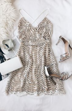 sparkle dress for New Years Eve Heels Sparkly, Silver Outfit, Mini Homecoming Dress, Dress And Shoes, Heels Silver, Mini Homecoming Dresses, Sparkly Heels, Silver Heels, Coimbatore