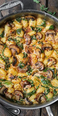 Creamy Spinach and Mushroom Gnocchi - in a stainless steel pan. Mushroom Gnocchi, Spinach And Mushroom, Creamy Garlic Sauce, Homemade Gnocchi, Meatless Dinner, Italian Recipe, Gnocchi Recipes, Creamy Spinach