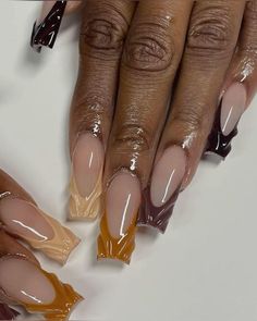 Fall Acrylics Simple, Nails Ideas Fall Autumn, Fall Short Acrylic Nails Designs, Fall Nail Sets Long, Baddie Autumn Nails, Fall Short Acrylic Nails Autumn, Fall Nail Ideas Black Women, Fall Nail Inspo Black Women, Summer To Autumn Nails