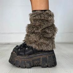 Y2K Grunge Faux Fur Leg Warmers - Litlookz Studio Fur Leg Warmers Outfit, Aesthetic Leg Warmers, Fluffy Leg Warmers, Faux Fur Leg Warmers, 2000s Fashion Aesthetic, Y2k Grunge Aesthetic, 2000s Look, Fur Leg Warmers, Winter Grunge