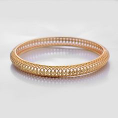 Afraic Jewelry- 1Pcs Ethiopian Dubai Gold Color Bangles For Women Girl African/Arab/Middle East Bangles Bracelets Party Wedding Gifts can openModel Number:3256801598938929color: gold colorprocess:gold plating.guality:100% brand new /top qualitystyle:fashion accessories.design:dubai gold jewelry, bridal wedding jewelry.occasion:engagement / anniversary / party / gift.Sales methods:retail, wholesale, custom production.suitable for wedding dresses, dresses, and everyday wearCareful design style, gold plated, very unforgettable gifts, is your best choice, this is a culture, permanent friendship, love actually needs a piece of jewelry to wear, you can send your mother, lover, friend, Because they will remember youPure copper-plated jewelry is the cheapest decoration for women to become beautifu Gold-tone Metal Bangle For Wedding, Gold Plated Bangle Bracelet For Party, Gold-plated Yellow Gold Bangle For Parties, Gold Hoop Bangle In Metal, Gold Plated Bangle For Party, Gold-plated Bangle For Parties, Gold Metal Bracelet For Weddings, Adjustable Gold Filigree Bangle, Hoop Bangle For Wedding