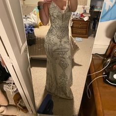 Never Worn, Size 0, White And Silver Dress Mascarade Ball Dresses, White And Silver Prom Dress, Diamond Prom Dresses, Nude Prom Dresses, Brown Dresses Formal, White And Silver Dress, Silver Prom Dress, Halter Evening Dress, Ballroom Gowns