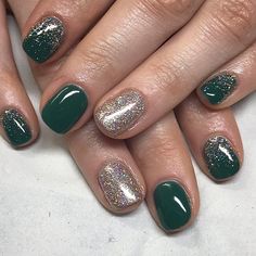 Green Color Nail Art, Christmas Emerald Green Nails, Emerald Green Christmas Nails Design, Eagles Green Nails, Dark Green Nails With Gold Accent, Green Dipped Nails, Hunter Green And Gold Nails, Dark Green Nails With Silver, Dark Green Holiday Nails