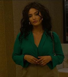 Light Makeup Looks, Fine People, Naturally Curly Hair, Top Girls, Looks Street Style, Favorite Hairstyles, Causual Outfits, Baddie Hairstyles, Classy Women