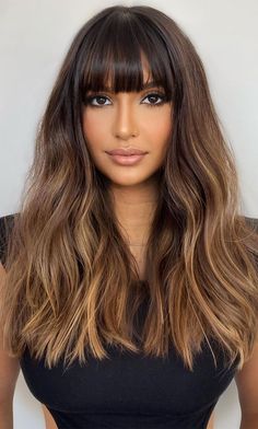 Toffee Balayage, Brown Hair With Fringe, Toffee Hair Color, Dark Hair Bangs, Brown Hair Bangs, Chestnut Brown Hair, Brown Hair With Caramel Highlights, Hair Color Caramel