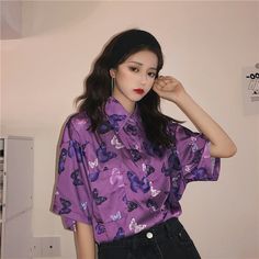 Product ID: JW4261 
 Material: Polyester 
 Color: Purple 
 Size Info: 
 One Size   Bust 120 cm, Length 75 cm, Sleeve 26 cm www.ccovv.com Vintage Butterfly Print, Look Grunge, Kawaii Shirts, Blouses Women, Ladies Blouse, Grunge Look, White Sneakers Women, Vintage Butterfly, Styl Vintage