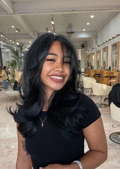 Wispy Bangs Round Face, Wispy Bangs Hairstyles, Blonde Hair With Fringe, Medium Black Hair, Layered Haircuts For Medium Hair, Short Hair Black, Bangs Hairstyles, Women's Hairstyles