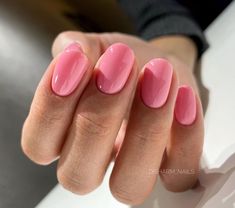 Round Nails Summer Colors, Dark Pink Dip Nails, Biab Nails Pink, Two Tone Pink Nails, Pink Nails Round, Pink Squoval Nails, Simple Flower Nails, Pink Dip Nails, Rose Pink Nails