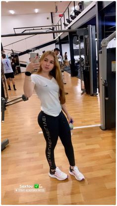 Look Academia, Academia Look, Modest Gym Outfit, Summer Workout Outfits, Gym Look, Modele Fitness, Gymwear Outfits, Gym Crush, Cute Workout Outfits