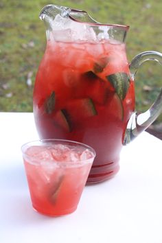 Watermelon Tea Recipe, Watermelon Tea, Easy Strawberry Lemonade, Sweet Tea Recipes, I Heart Recipes, Heart Recipes, Juice Flavors, Watermelon Ice