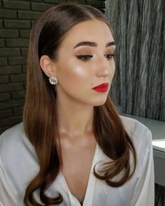 Formal Kardashian Inspired Style with Sleek Center Part and Wavy Ends - The Latest Hairstyles for Men and Women (2020) - Hairstyleology Straight Wedding Hair, Blonde Bridal Hair, Diy Bridal Hair, Bridal Hair Down, Formal Hairstyles For Long Hair, Fall Hair Cuts, Bridal Hair Updo, Hairstyles For, Front Hair Styles