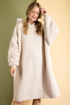 ED15054Description: LS 2SIDE REVERSIBLE FAUX FUR TEDDY HOODIE DRESS-MIDI DRESS-OVERSIZED SILHOUETTE-2 SIDE REVERSIBLE-CUFFED SLEEVE-MODEL HEIGHT 5'10Fabric: KNITMade In: IMPORTED2SIDE REVERSIBLE FAUX FUR TEDDY HOODIE DRESS Teddy Dress, Teddy Hoodie, Faux Fur Hoodie, Sleeve Model, Fur Hoodie, Cuffed Sleeve, Fleece Dress, Fur Fabrics, Dress Midi