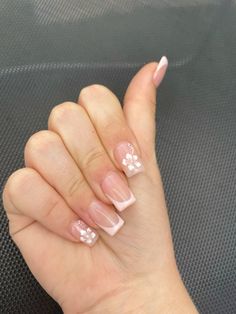 Short Nails With Hibiscus Flower, Hibiscus Flower Nail Designs, Short French Tip With Flowers, White French Tip Nails With Pink Hibiscus Flower, Hibiscus Nails Square, Square Hibiscus Nails, Pink Initial Nails, Hibiscus Flower Nails Square French Tip, Square French Tip Nails With Design