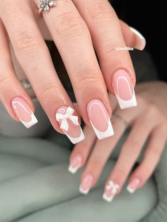 White Bow nails White Bow Nails, Bow Nail Designs, Bow Nails, Wow Nails, French Manicure Nails, Girly Acrylic Nails, Really Cute Nails, White Nail Designs, Summer Acrylic Nails