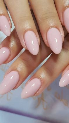 Classy Almond Nails Short, Almond Nails Short, Classy Almond Nails, Paznokcie Hello Kitty, Almond Gel Nails, Kutek Disney, Nail Looks, Nagel Tips, Grunge Nails