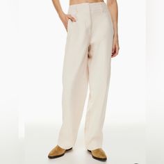 Nwt Aritzia Ascendant High-Waisted Utility Pant. Size 2 But Also Fits Like A Size 4. Super Flattering, Can Be Dressed Up Or Down. Model Looks, Aritzia Pants, Black Lives Matter Movement, Utility Pants, Aritzia Wilfred, Denim Accessories, Denim Leggings, Fit N Flare Dress, Pair Of Pants