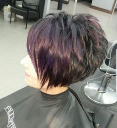 Κούρεμα Bob, Bob Pixie, Layered Bobs, Stacked Bob Haircut, Choppy Hair, Hair Bob, Short Hair Color, Short Hair Haircuts, Short Hair With Layers