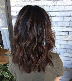 Dark Chocolate Brown Hair, Chocolate Brown Hair Color, Medium Brown Hair, Medium Layered Haircuts, Brown Hair Balayage, Brown Balayage, Brown Highlights, Brown Hair With Highlights, Light Brown Hair