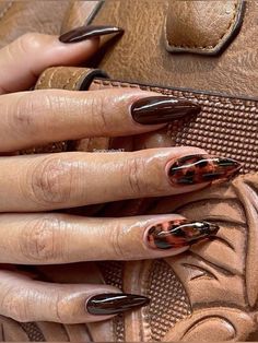 Brown Nails Cheetah, Nails Inspiration Leopard Print, Cheetah And Black Nails, Fall Nails Baddie, Almond Nails Fall Design, Fall Nails Cheetah, Fall Nail Inspo Acrylic, Brown Baddie Nails