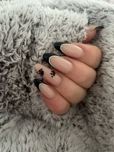 Cute Nail Ideas For Almond Shape, Black French Nails Ideas Almond, Vet Nails Art Designs, Paw Print Nails Dog, Black Nails White French Tip, Nails With Paws, Nails Paw Prints, Paw Nails Designs, Dog Themed Nails