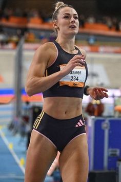 Lieke Klaver (born 20 August 1998) is a Dutch track and field athlete who competes in sprinting. She specializes in the 200 metres and in the 400 metres. Athletic Girl, Sporty Girl, Sport Climbing, Action Shots, Sports Hero