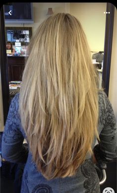 Fun Layers For Long Hair, V Shape Haircut, Long Hair V Cut, V Cut Hairstyle, Shape Haircut, Cabelo Pin Up, V Shaped Haircut, V Shape Hair, Layered Thick Hair