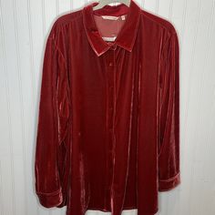 Made From Our Super-Soft Stretch Velvet, This Button-Down Tunic Offers Both Elevated Style And Everyday Ease. The Relaxed, Longer-Length Silhouette Is Cozy And Comfortable With Jeans Or Leggings, While Plush Fabric In Rich Hues Adds A Touch Of Luxury. Who Doesn’t Love An Oversized Shirt To Throw On Over Your T Shirt The Color Is Red Dahlia Size 3x Or 24w Measurements Are Pit To Pit 28” Total Length 32” **New With Tags** Floral Embroidered Shirt, Gauze Tunic, Red Dahlia, Linen Tunic Tops, Peplum Styling, Elevated Style, Floral Button Up, Orange Plaid, White Button Up