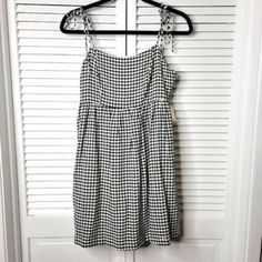 Altard State Gingham Babydoll Dress Size S. New With Tags. Brand New Never Worn. Cute Cotton Mini Dress For Picnic, White Cotton Mini Dress For Picnic, White Sleeveless Cotton Plaid Dress, Sleeveless Cotton Plaid Dress, White Cotton Mini Plaid Dress, White Cotton Mini Length Plaid Dress, White Cotton Plaid Mini Dress, White Mini Plaid Dress For Picnic, Gingham Cotton Mini Dress For Day Out