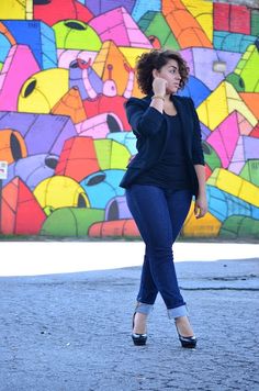 Cuffed Jeans Or How To Look Effortlessly Chic? | Fashion Tag Folded Jeans, Networking Outfit, Jeans Blazer, Structured Blazer, Girl Jeans, Look Plus Size, Black Peplum