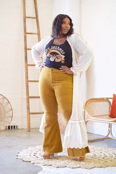 Curves and cozy vibes: Fall fashion for every body type Ootd Instagram, Sheer Kimono, Curvy Outfits, Fall Fashion Outfits, Look Plus