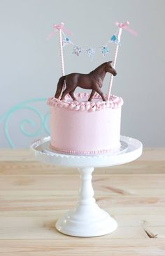 kleines Pferdetörtchen Girl Horse Birthday Party, Vegan Coconut Cake, 8th Birthday Cake, Pony Birthday Party, Pony Cake, Cowgirl Birthday Party