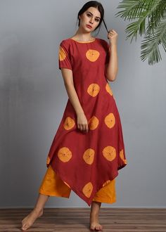 Tie and Dye Kurti Designs डिजाइनर कपड़े, Kurta With Palazzo, Mirror Work Blouse Design, Indian Kurti Designs, Long Kurti Designs, Salwar Kamiz, Cotton Kurti Designs, Outfits Dress, Kurti Designs Party Wear