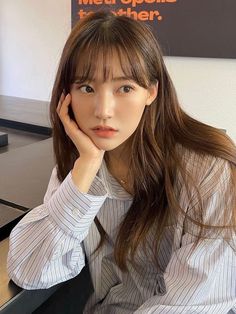 wispy bangs with long hair Fringe Korean Hairstyles, Korean Bangs With Long Hair, Wispy Fringe Korean, Hairstyle Bangs Korean, Thick Korean Bangs, Korean Hairstyle Bangs Round Faces, Bangs Inspo Korean, Korean Bangs Long Hair Round Faces, Soft Bangs Straight Hair