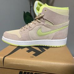 Air Jordan 1 High Zoom Air Comfort, Size 8w, New Jordan 1 High Zoom Air Cmft, Nike Shoes Air, Shoes Air, Air Jordan 1 High, Jordan 1 High, Comfort Color, Air Jordan 1, White Nikes, Jordan 1