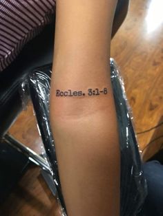 a woman's arm with the word eccless on it