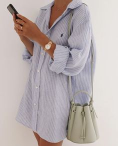 Oversized Summer Shirt, Stylish Summer Outfits, Casual Fall Outfits, Pastel Blue, Classic Looks, Spring Summer Fashion, Fashion Lifestyle, Fashion Inspo Outfits