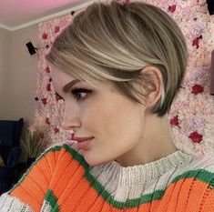 Longer Pixie Haircut, Long Pixie Hairstyles, Behind Blue Eyes, Asian Short Hair, Long Pixie, Hair Affair, Haircuts Straight Hair, Pixie Haircuts, Short Pixie Haircuts