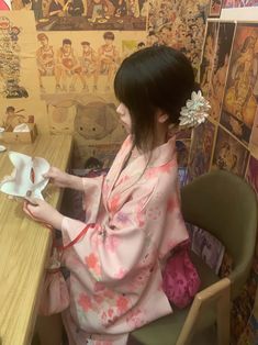 Kimono Aesthetic, Iconic Halloween Costumes, Cute Kimonos, Kimono Japan, Japan Girl, Hairstyles For Layered Hair, Sakura Flower, Anime Akatsuki