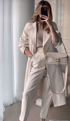 Chique Outfit, Money Bags, Winter Fashion Outfits Casual, Chique Outfits, Winter Mode, Classy Work Outfits, Stylish Work Outfits