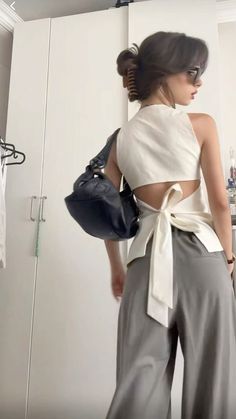 women fashion style vintage beige brown inspiration asymetrical dress long maxi skirt salomon sneakers new york city sandy liang bows trendy must haves outfits it girl minimal it girl bella hadid Summer Outfits Black, Dresses Classy, Looks Chic, Lookbook Outfits